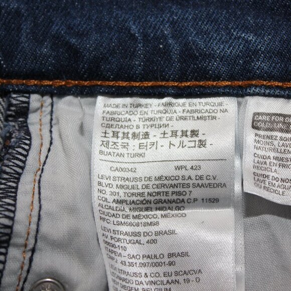 Levi's Women's Premium Wedgie Straight Jeans Button Fly Big "E" Size 29 Med Wash - Picture 6 of 11